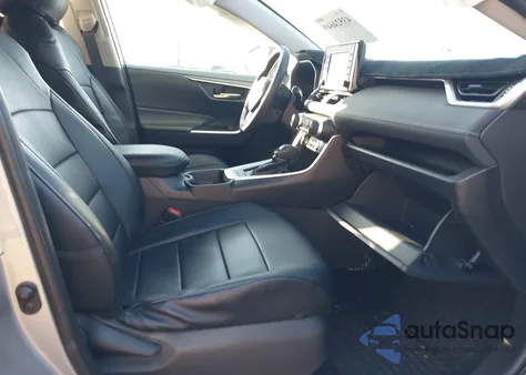 2019 Toyota Rav4 Xle z USA, uszkodzony, nr VIN 2T3W1RFV7KW025202